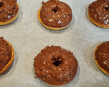 Foto del paso 10 de la receta: Donuts al horno con chocolate crocanti
