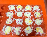 A picture of step 4 of Pomegranate Mosambi Frozen Yoghurt Bites.