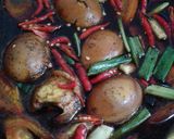Foto langkah ke 5 dari resep Semur Telur.