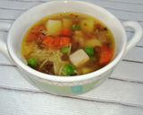 A picture of step 2 of Vermicelli chicken soup.