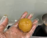 Hình bước làm 5 của món Bánh Trung Thu Không Dùng Nước Đường (Thay Bằng Mật Ong)