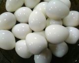 Foto langkah ke 1 dari resep Sop ceker telur puyuh simpel.