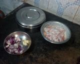 A picture of step 1 of Dahi coriander chicken.