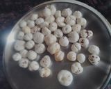 A picture of step 1 of Khoya,matar, makhana curry.
