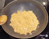 Foto del paso 2 de la receta: Macarrones con Soja texturizada a la mostaza (Trampantojo macarrones a la carbonara)