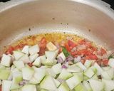 A picture of step 2 of Lauki chanadal sabji.
