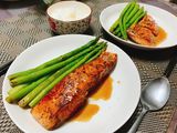 20p Cá hồi áp chảo sốt chanh ăn cùng măng tây giòn ngon khó cưỡng