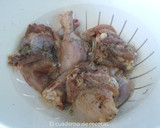 Foto del paso 1 de la receta: Pollo Dominguero en Salsa de Almendras