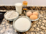“Pastel pudín” con manzana (“Pudding cake with apples”),