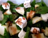 A picture of step 3 of My Apple,Spinach, Goats Cheese Salad & Apple Balsamic Vinegar 😍.