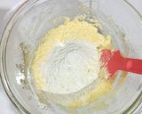 Foto langkah ke 2 dari resep Fruit Pastry Cake.