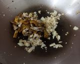 Foto langkah ke 2 dari resep Mie Goreng Telur.