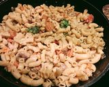 Csirkés, zöldséges tészta tejszínnel, sajttal 🥦🧄🥕🧀🍜 recept fázis 4 fotója
