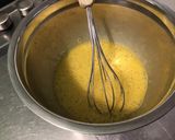 Une image de l'étape 3 de Omelette au jambon cru, oignon et herbes.