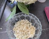 Une image de l'étape 2 de Confiture light de fraises et fleurs de sureau.