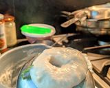 A picture of step 2 of Medu Vadas.