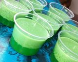 Foto langkah ke 3 dari resep Puding lumut pandan cup.