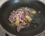 Foto del passaggio 1 della ricetta Cavolo viola e verde con formaggio e pistacchi