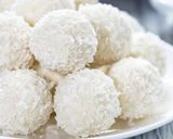 A picture of step 7 of Coconut balls.
