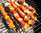 Une image de l'étape 4 de Brochettes merguez saucisses de poulet au barbecue 😋 #juillet.