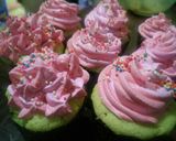 Foto langkah ke 6 dari resep Cup Cake Vanila.