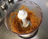 Une image de l'étape 1 de Sauce multi usages aux deux citrons, poivron grillé, épices et coriandre.