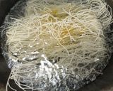 Foto langkah ke 1 dari resep Mie Putih Tumis Buncis.