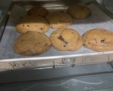 Foto langkah ke 10 dari resep Levain NYC Chocolate Cookies.