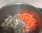 Foto del paso 3 de la receta: Estofado de carne de ternera en olla rápida