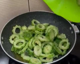 चटपटा अचारी करेला रेसिपी चरण 2 फोटो