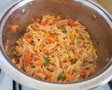 A picture of step 7 of Vegetable Stir Fry Pasta.