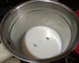 A picture of step 1 of Mango shake.