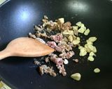 รูปขั้นตอนการทำที่ 2 ของ ฟูซิลลี่ผัดหมูสับปลาเค็มพริกแห้งโหระพา