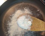 Foto del paso 1 de la receta: Plátano maduro asado en sartén relleno de queso con bocadillo