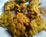 A picture of step 3 of Special onion pakoda.