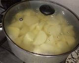 Foto del paso 1 de la receta: Bombas de papa rellena de queso 🥔