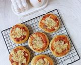 Foto langkah ke 10 dari resep Roti Pizza Home Made tanpa ulen tanpa telur.