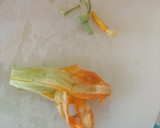 Foto del paso 5 de la receta: Camarones en salsa de flor de calabaza