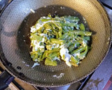 Foto del paso 2 de la receta: Chauchas con ajo y clara de huevo