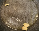 Foto del paso 1 de la receta: Cena rápida e improvisada: tortilla de habitas baby en aceite de oliva