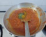 A picture of step 4 of Paneer tikka toast.