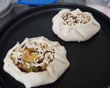A picture of step 3 of Paneer and potato stuffed galette.
