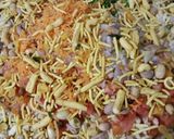 A picture of step 3 of Sukhi bhel.