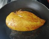 Foto del passaggio 2 della ricetta Pollo alla curcuma con asparagi