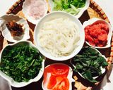 Hình bước làm 1 của món Bún bò rau răm