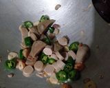 Foto langkah ke 3 dari resep Sosis Tomat Hijau.