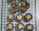 Foto langkah ke 5 dari resep Muffin Ketan Hitam Keju.