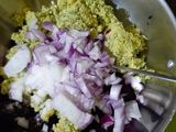 बीटरूट डाळ वडा (beetroot daal vada recipe in marathi)