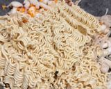 Foto langkah ke 4 dari resep Mie Goreng Jamur.