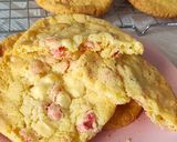 Une image de l'étape 8 de Cookies aux pralines roses et chocolat blanc.